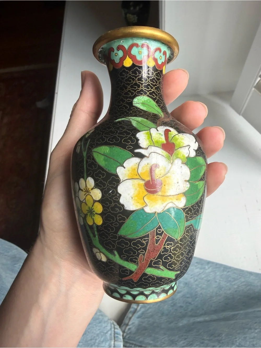Vintage Black Cloisonné Vases with White and Green Floral Design pair-mirrored - Picture 5 of 8